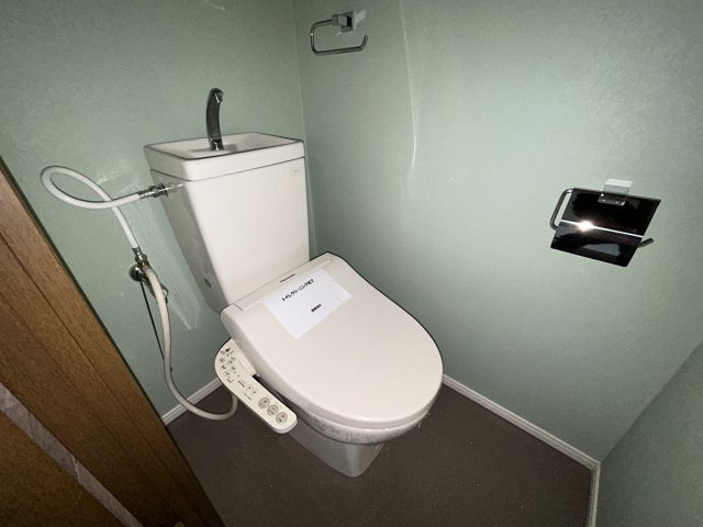 エマーレ北越谷のトイレ|参考写真別号室