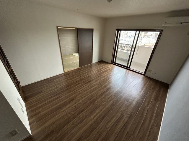 エマーレ北越谷の居間・リビング|参考写真別号室