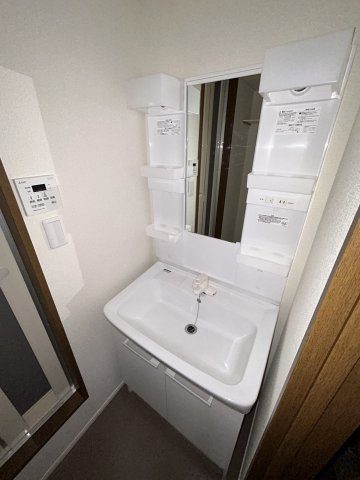 エマーレ北越谷の独立洗面台|参考写真別号室