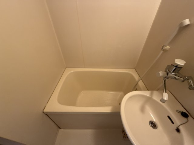 ハイネスＳ　Ｂの浴室