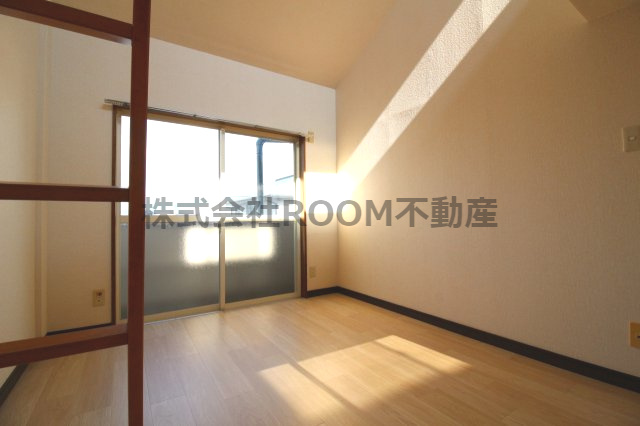 メイプルコート一万城の洋室|洋室です