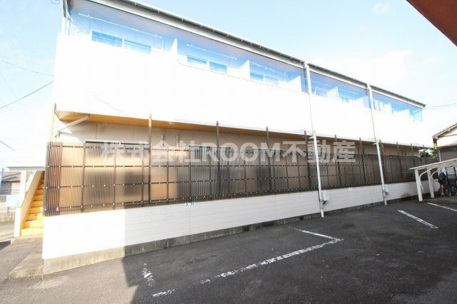 メイプルコート一万城の駐車場|駐車スペースもあります