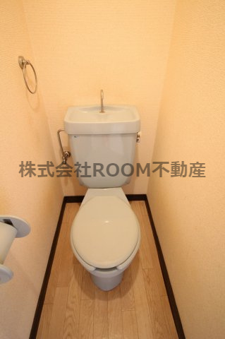 メイプルコート一万城のトイレ|ゆったりとした空間のトイレです