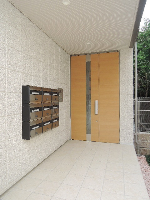 ル　ガルデニアのエントランス|オートロック付のマンション