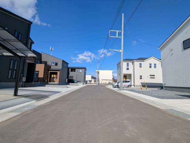 ひたちなか市稲田　10期の前面道路含む現地写真|前面道路含む現地写真です