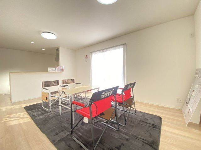 『八王子市新築戸建て』八王子市川口町2876【仲介手数料無料】　８６期の居間・リビング|～仲介手数料無料☆八王子ひなた不動産～　八王子市川口町　新築戸建て