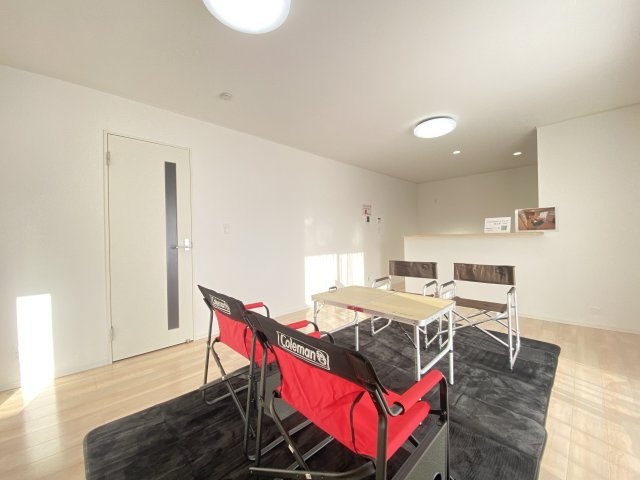 『八王子市新築戸建て』八王子市川口町2876【仲介手数料無料】　８６期の居間・リビング|～仲介手数料無料☆八王子ひなた不動産～　八王子市川口町　新築戸建て