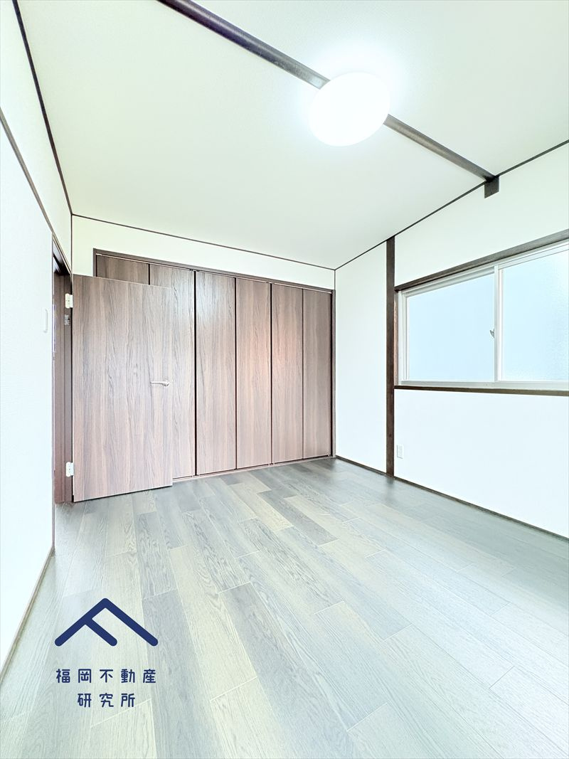 東区下原２丁目　戸建ての洋室
