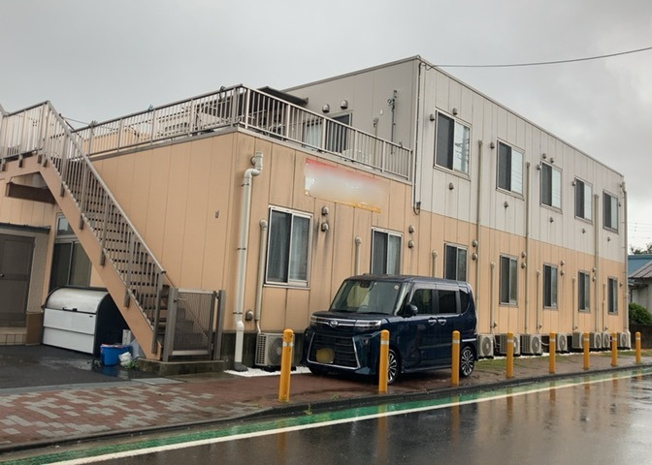 【外観】 | ピアホーム相模原 | 現地に行くなら、物件の周囲の地形がどうなっているかを見ることも大切です。周辺より低くなっている土地では、大雨などで水が集まりやすいため、地盤が弱くなっているということも考えられるため、注意が必要です。