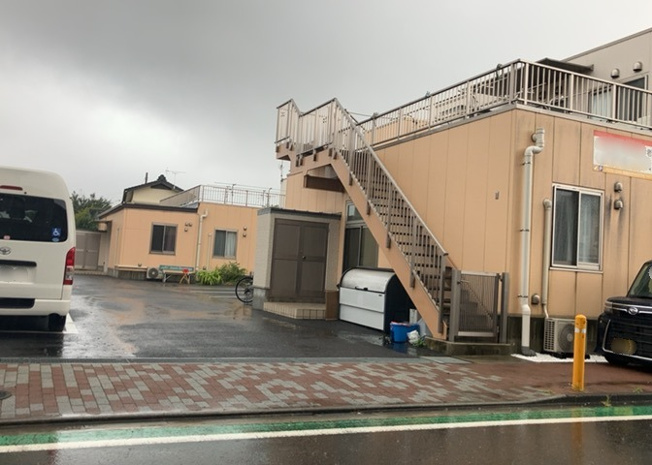 【外観】 | ピアホーム相模原 | 土地購入を検討されている場合、境界杭がない状態で購入してしまうと境界確定測量をする必要があり、費用がかかります。購入の前に、売主、隣土地所有者立ち合いのもと境界を確定し境界杭を設置するのがベストです。