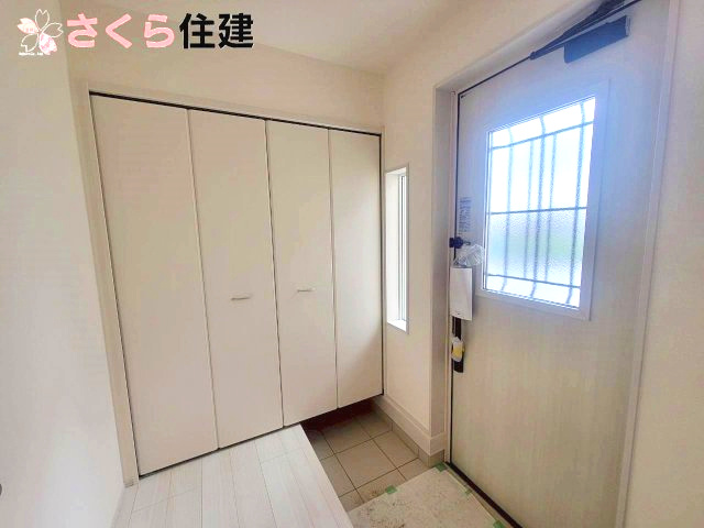 千渡第8期　7号棟の玄関|玄関には家族全員分の靴が収納可能なたっぷりの収納を完備◎