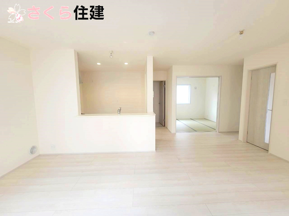 千渡第8期　7号棟の居間・リビング|南向き17.5帖のリビングダイニング