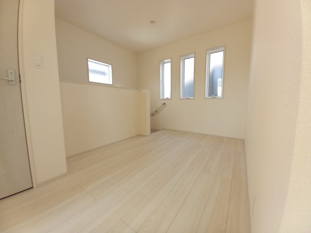 ひたちなか市稲田　10期の内装|ゆったりとしたホールスペースは開放感がございます