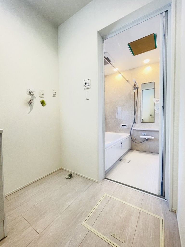 岡崎市矢作町　新築分譲住宅　全3棟　1号棟の脱衣所