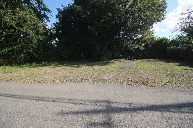 小山市犬塚の外観|現地を西側から引きで撮影（2025年10月撮影）