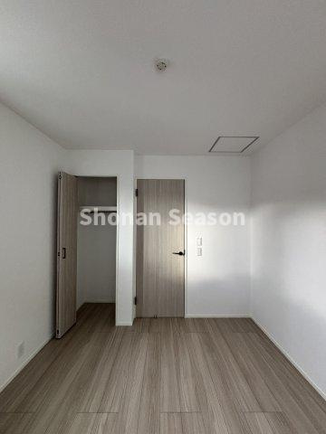 【内装】 | 汚れてもサッと拭けお手入れがしやすいフローリング仕様♪