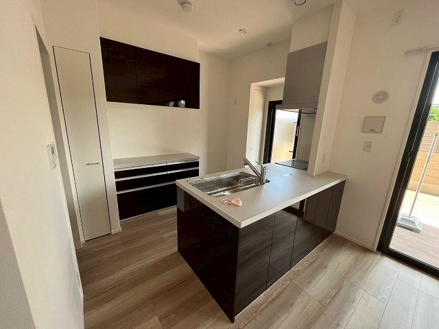 【キッチン】 | ファーネスト千早駅南ルクシア | 写真は入居前のものです。