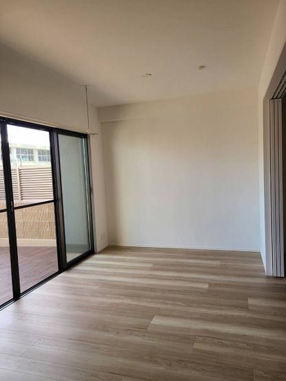 【洋室】 | ファーネスト千早駅南ルクシア | 写真は入居前のものです。