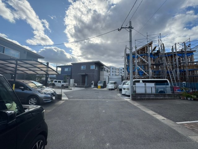 Adoble+アドブル＋小倉南区蜷田若園2丁目4期　【小倉南区　新築戸建て】の前面道路含む現地写真|現地撮影2025,12,12　Adoble+アドブル＋小倉南区蜷田若園2丁目4期　【小倉南区　新築戸建て】