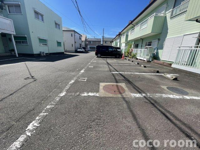 グリーンハイツ萩原　B棟の駐車場