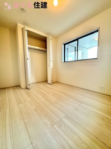 リーブルガーデン宇都宮今宮第5　２号棟の洋室|各部屋に収納あります！荷物が多い子育て世代や、趣味道具の多い方にもうれしいですね♪