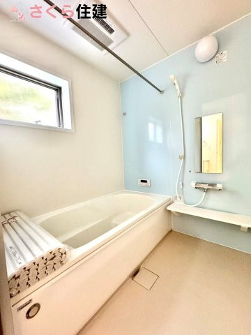 リーブルガーデン宇都宮今宮第5　２号棟の浴室|梅雨の時期は大活躍の浴室乾燥機！家族の数だけ増える洗濯物もしっかり乾かせます
