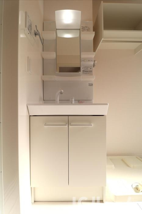 セレーノ リリー の洗面所