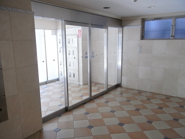 アクロス神戸住吉ステーションフロントのエントランス