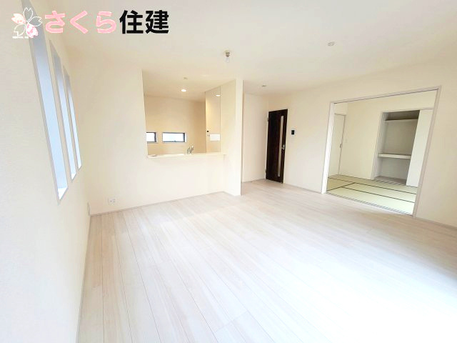 千渡第8期　6号棟の居間・リビング|一日の中で長い時間を過ごすリビングは南向きで日当たり良好◎