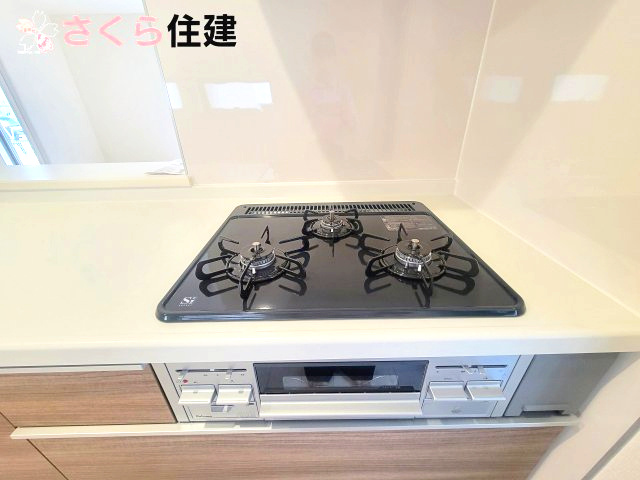 千渡第8期　6号棟のキッチン|3口コンロでお料理の効率アップ◎