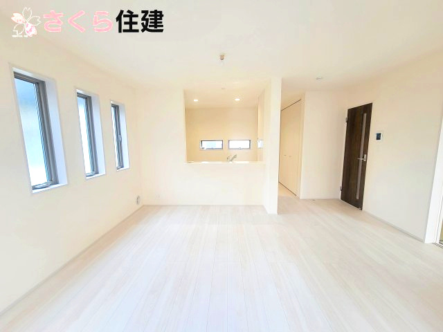 千渡第8期　6号棟の居間・リビング|南向き１６帖のリビングダイニング