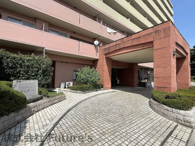 エフローレ新三郷216のエントランス|マンションエントランスの写真です