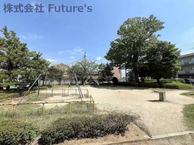 エフローレ新三郷216のその他共用部分|敷地内に公園があるので子育て世帯の方にオススメです