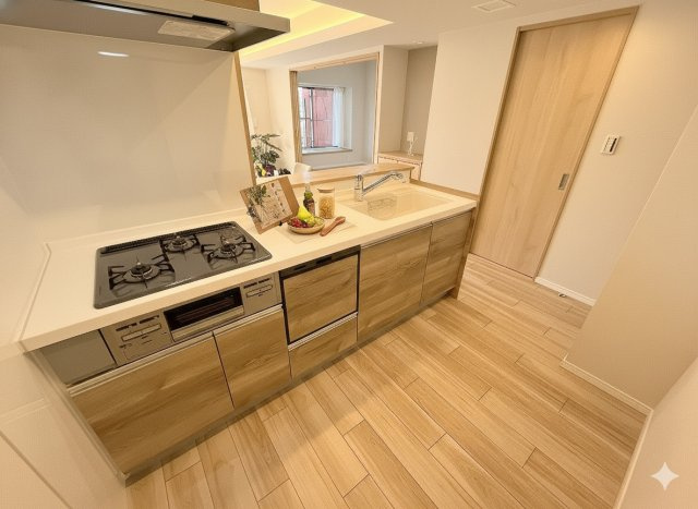 エフローレ新三郷216のキッチン|食洗機完備のシステムキッチン！新規交換済み