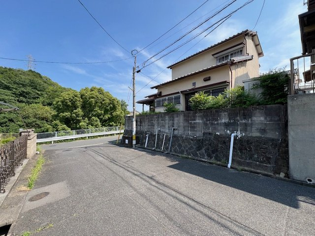 永犬丸南町四丁目7番11号（C-3）の前面道路含む現地写真