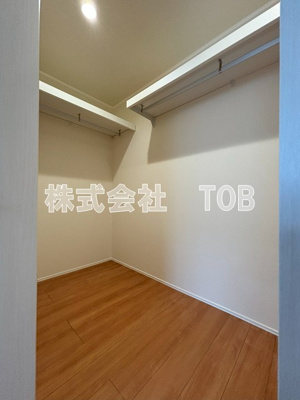 【収納】 | 北野4丁目戸建賃貸住宅 | 洋室7.7帖　ウォークインクローゼット
