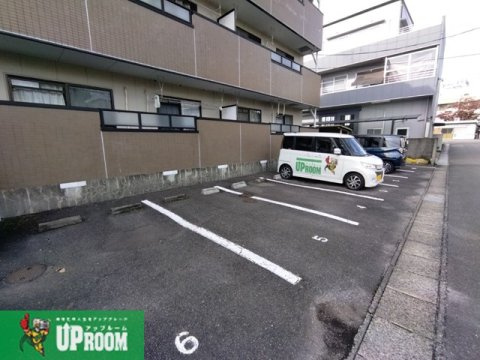 グレース犬山 Ⅱの駐車場