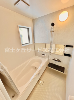 【浴室】 | 沼津市本郷町 新築一戸建て | 落ち着いた空間のお風呂です