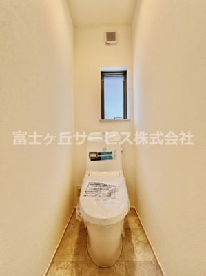 【トイレ】 | 沼津市本郷町 新築一戸建て | 2Fのトイレです