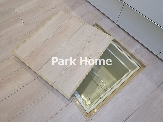 高知市前里 -第１・2号棟- 新築戸建ての収納|キッチン・床下収納