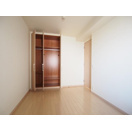 プラウド江坂の洋室