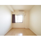 プラウド江坂の洋室