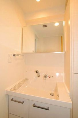 ステージファースト両国アジールコートの独立洗面台