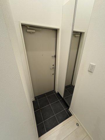 グランメール片山町の玄関