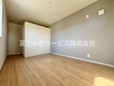 【寝室】 | 焼津市三ケ名 13期 新築一戸建て | 落ち着いて過ごせる寝室です