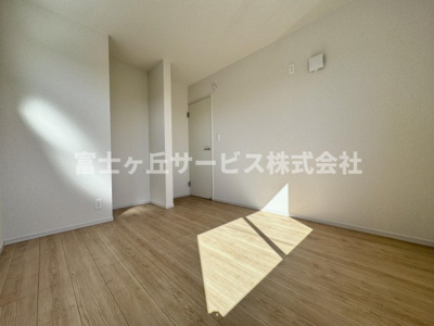 【洋室】 | 焼津市三ケ名 13期 新築一戸建て | 使いやすい洋室です