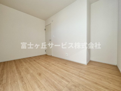 【洋室】 | 焼津市三ケ名 13期 新築一戸建て | 使いやすい洋室です