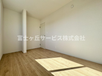 【子供部屋】 | 焼津市三ケ名 13期 新築一戸建て | 子供部屋としても使える洋室です