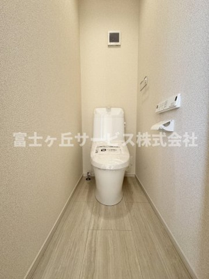 【トイレ】 | 焼津市三ケ名 13期 新築一戸建て | 2Fトイレです
1Fにも同タイプのトイレがあります