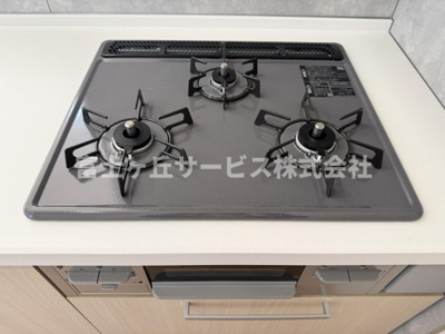 【その他】 | 焼津市三ケ名 13期 新築一戸建て | 3口コンロがあります